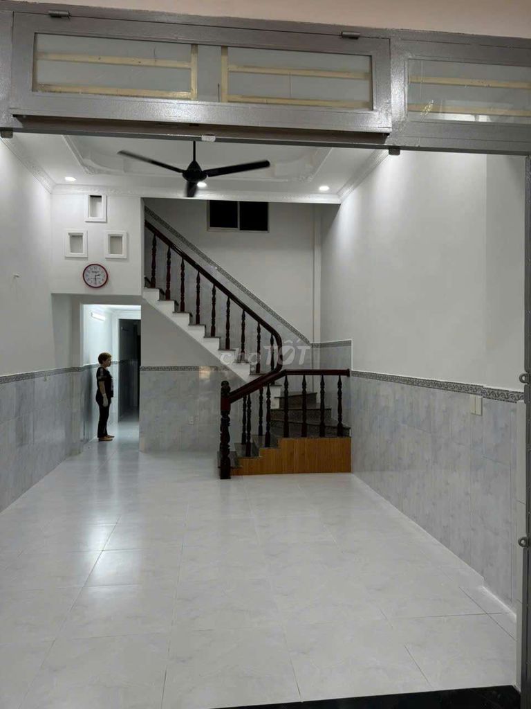 Modern 3-Bedroom House in Tan Thoi Hiep