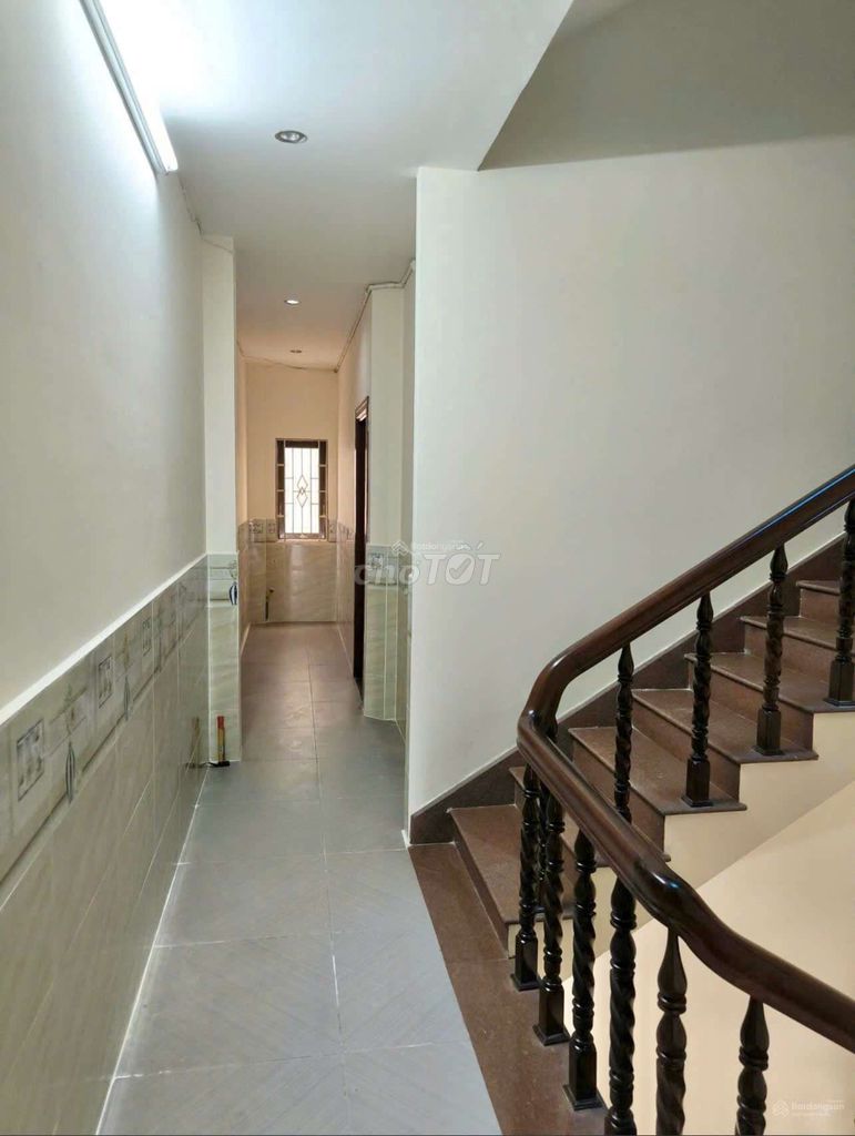 Large 4BR Townhouse Near Chanh Hung Bridge