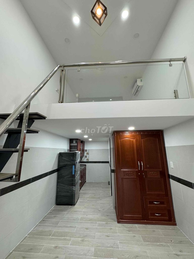 Modern Duplex with New Appliances in Lap Phuc
