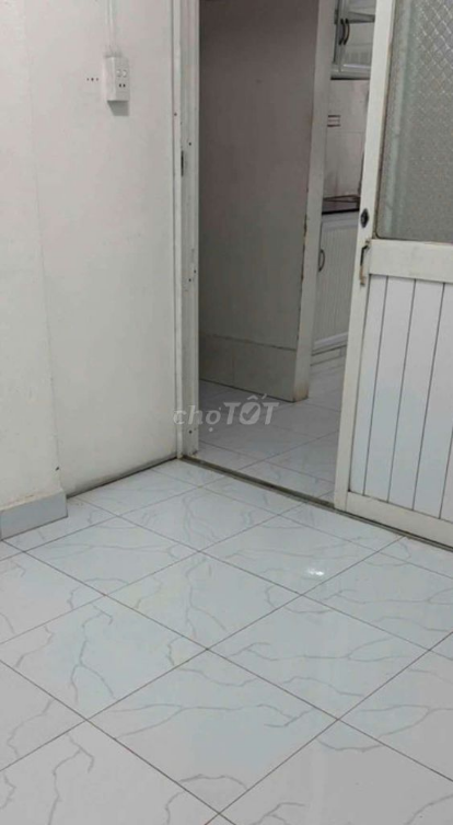 Hiep Binh базарының жанындағы 4м x 10м бір қабатты үй