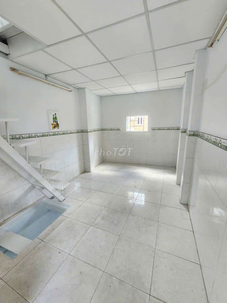 Small Family/Group House in Go Vap District with Online Work Space