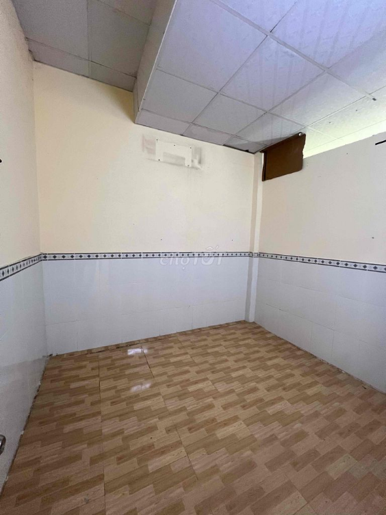 Spacious 2-Bedroom House for Rent near Dao Tong Nguyen