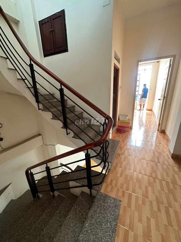 Modern 3BR Townhouse Near Vincom Mall