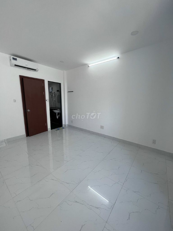 Spacious 3-Story House for Rent near Bau Cat, Suitable for Business