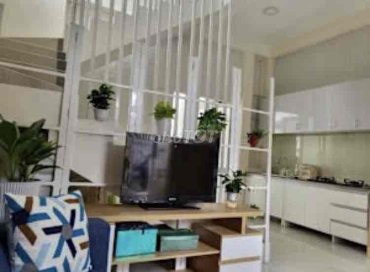 Modern 1BR House with Parking in District 10
