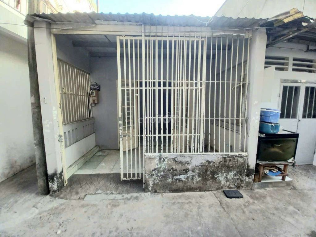 4x18m House with Mezzanine in District 12