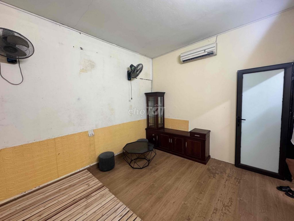 Fully Furnished Basic Rental Property with Essential Amenities