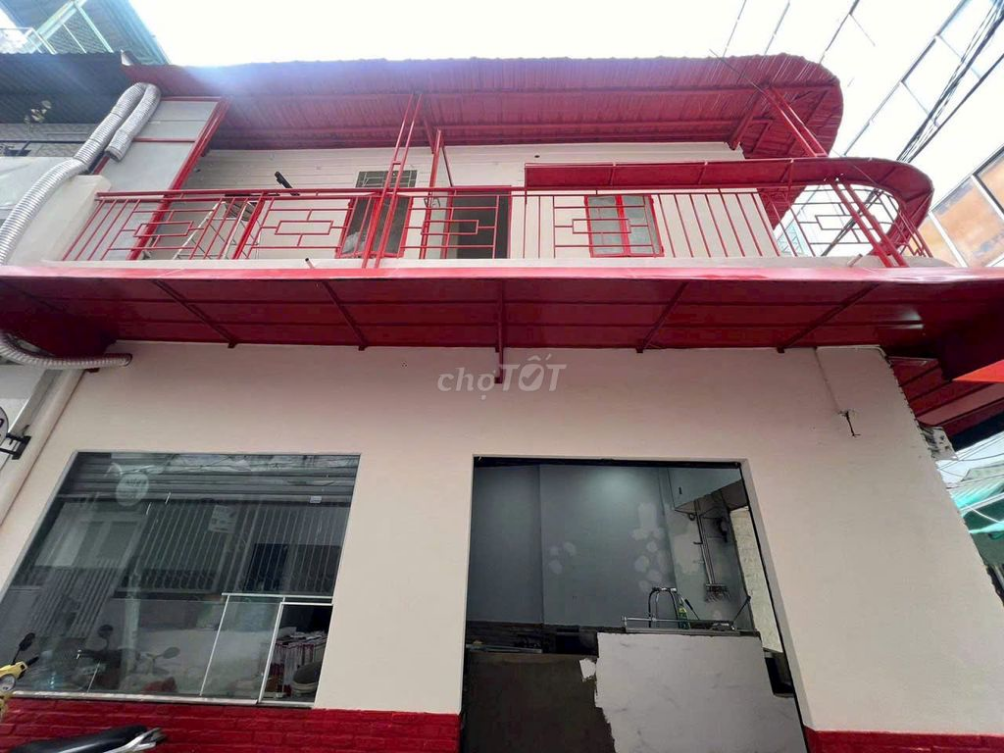 Spacious Cafe/Shop Space in Central Location, Trần Hưng Đạo Street