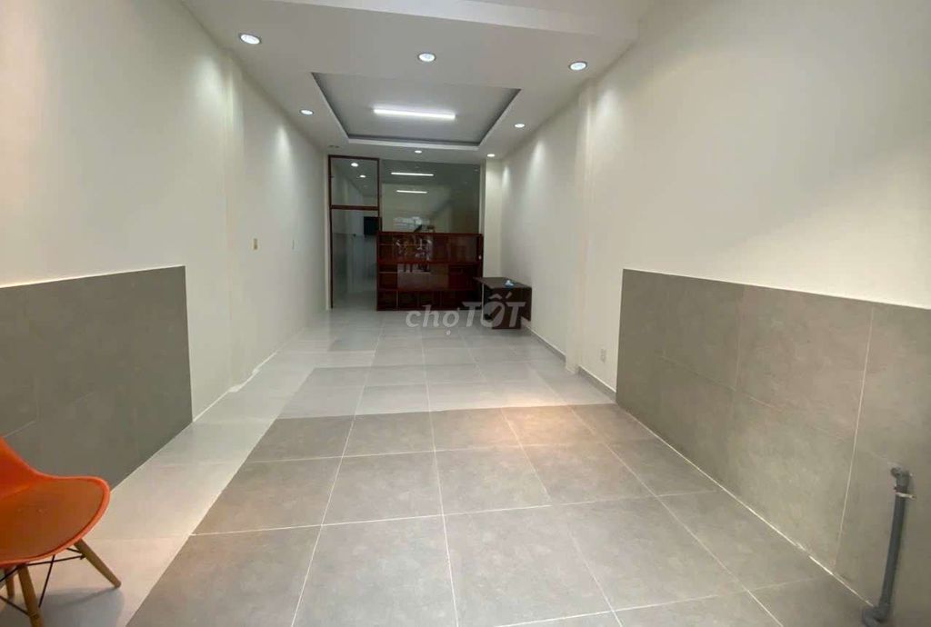 Commercial Space Opposite Bach Khoa University