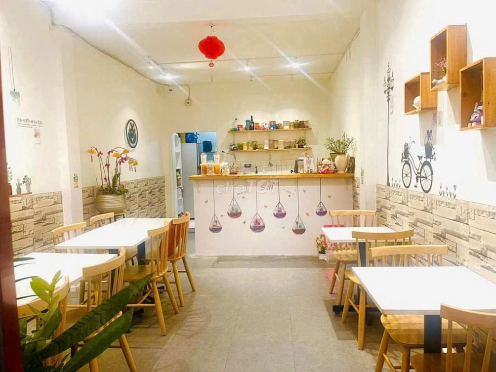 Spacious 2-Bedroom House near Dien Bien Phu, Suitable for Business