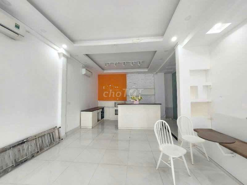 Prime Location Mặt Tiền Trần Khánh Dư Commercial Space in District 1