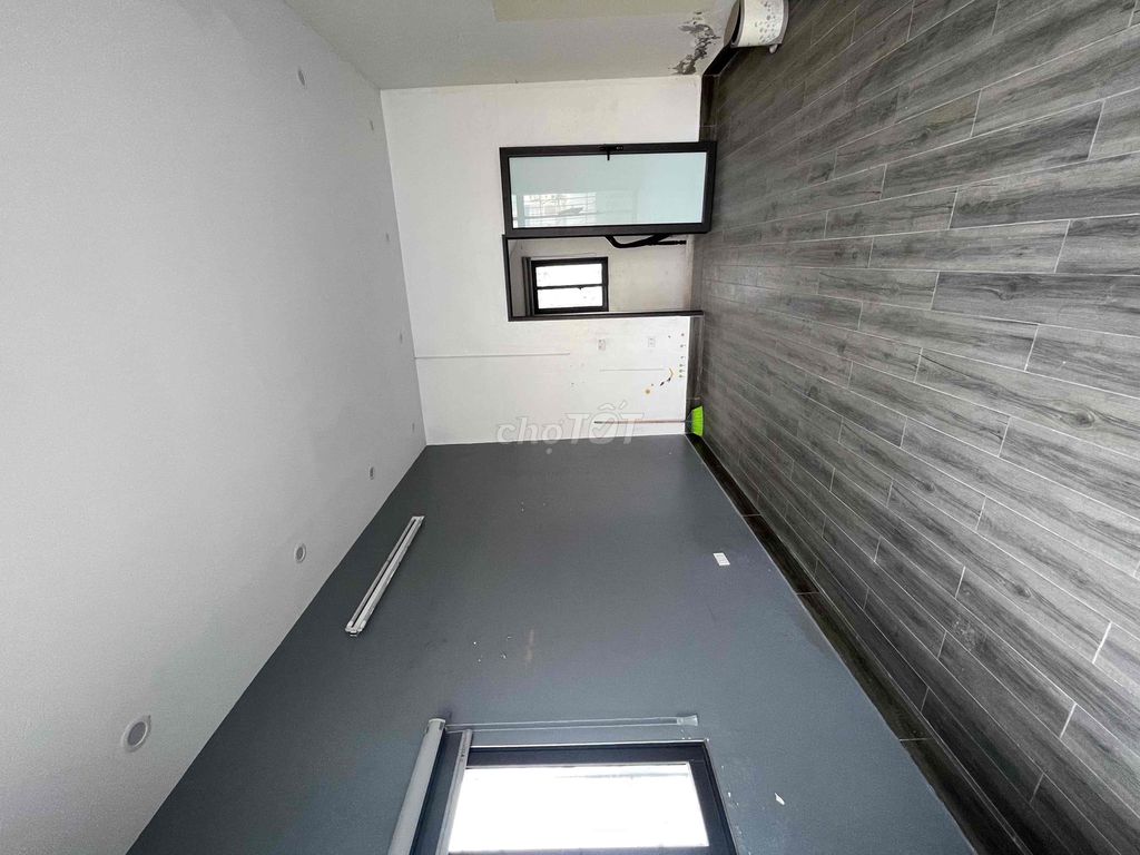 4-Bedroom House with Separate Bathrooms