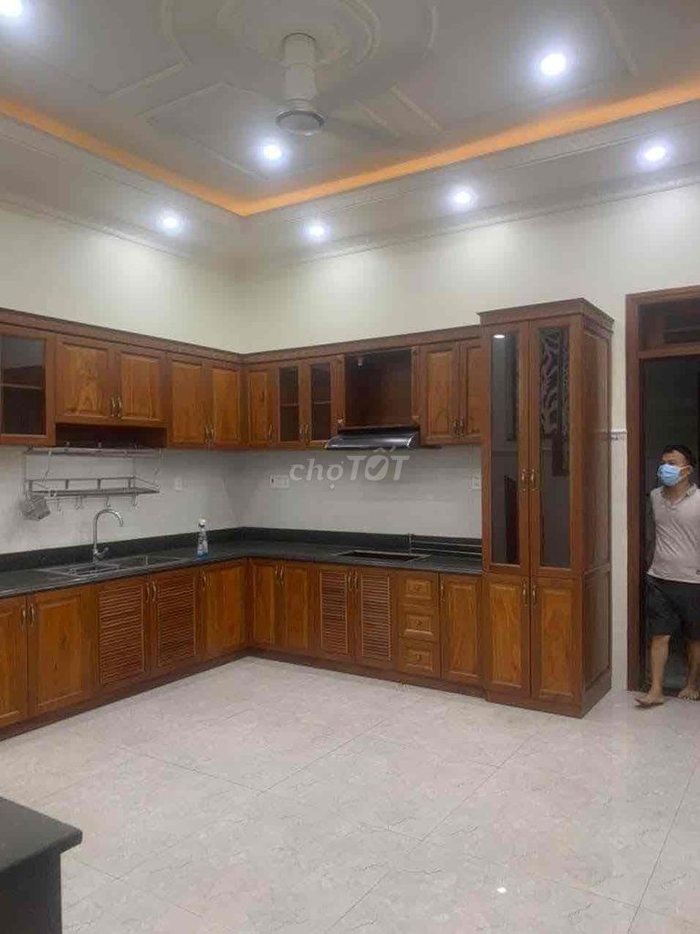 Modern 3-Bedroom House with Parking in Di An