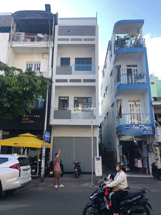 Spacious 3-Story House for Rent near Bau Cat, Suitable for Business