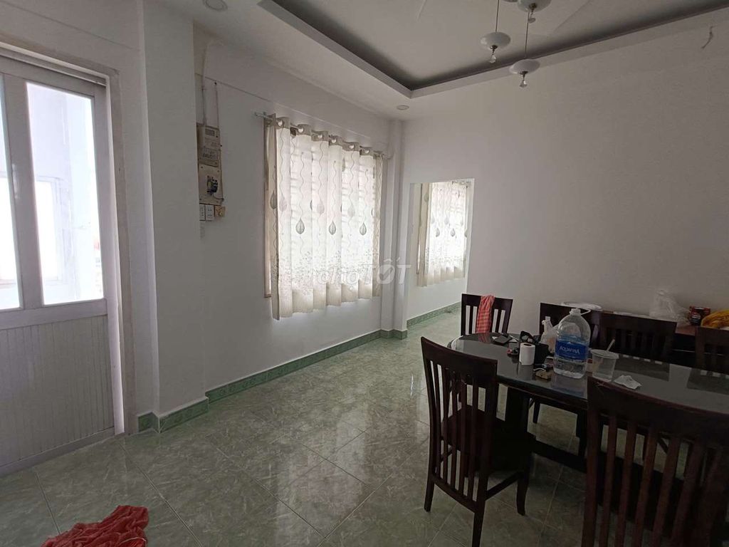 Spacious 3BR Apartment with Balcony in District 3