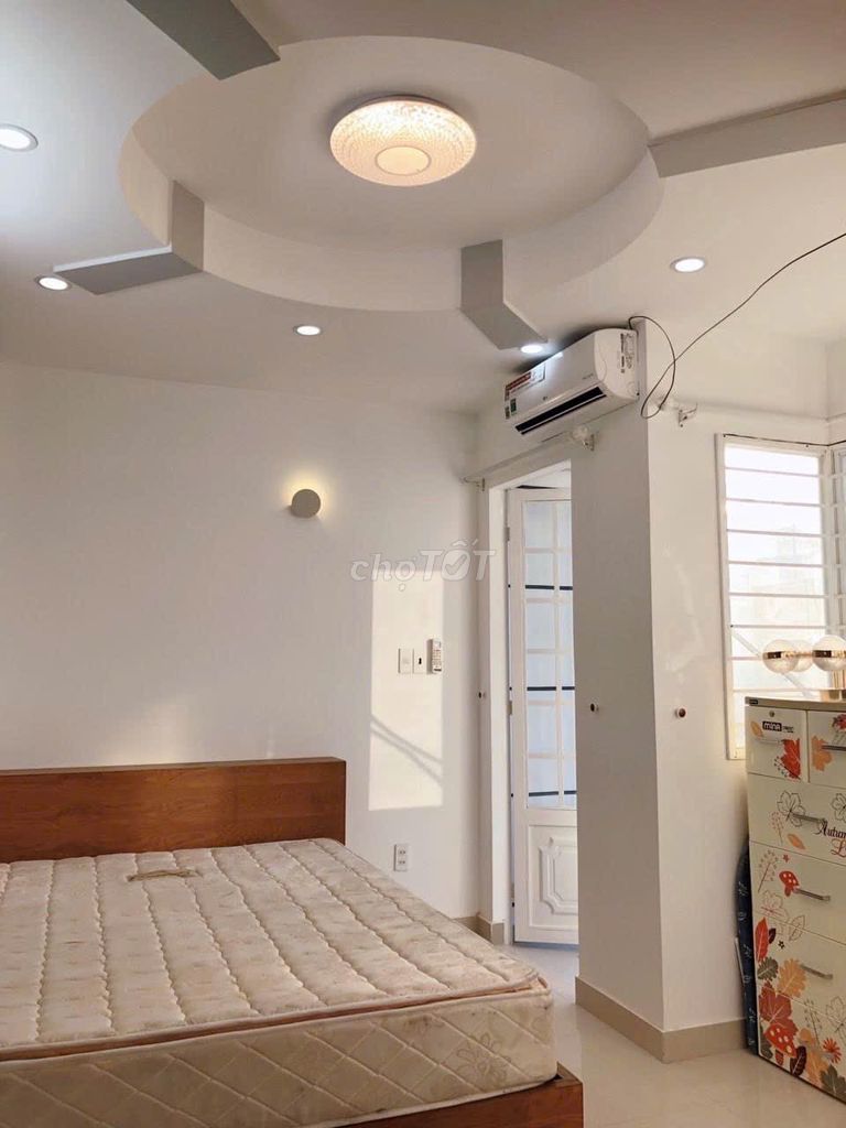 Modern 4-Floor Townhouse with Rooftop Terrace