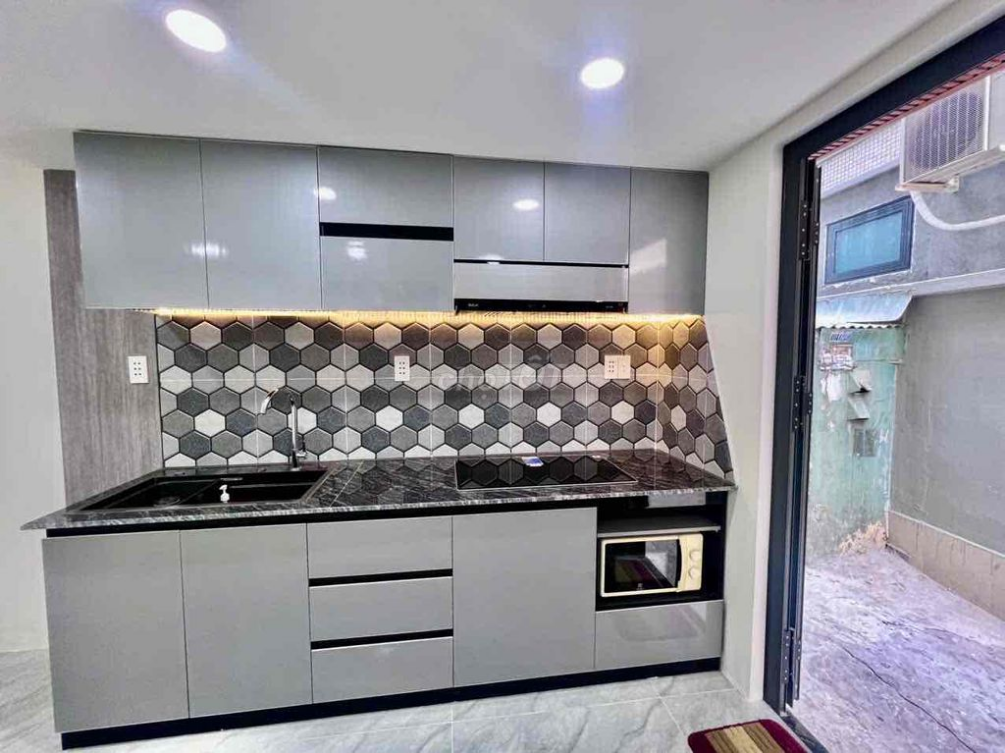 Fully Furnished Townhouse in Phu Nhuan District, 4 Bedrooms