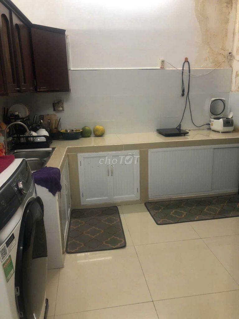 Modern 2BR Townhouse with Air Conditioning