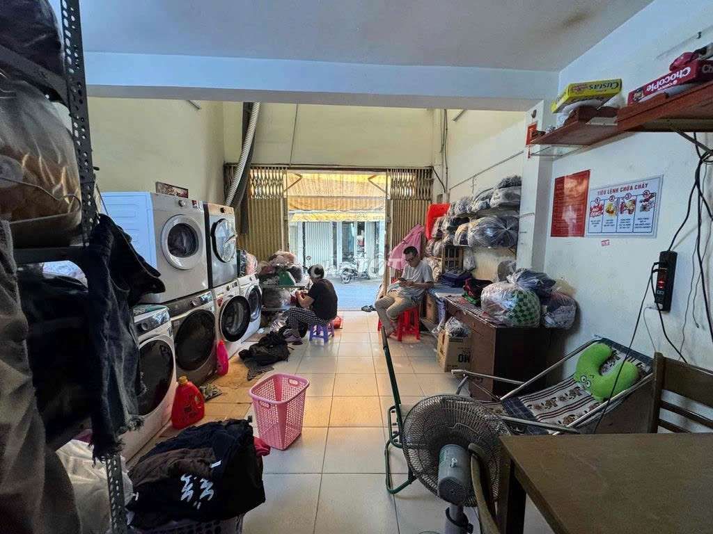 Spacious 3BR Townhouse Near Market in District 10