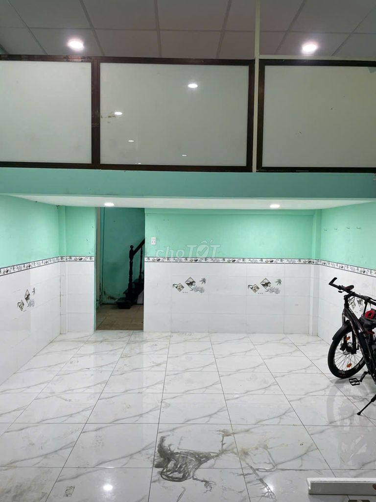 Spacious 2BR Townhouse with Car Access