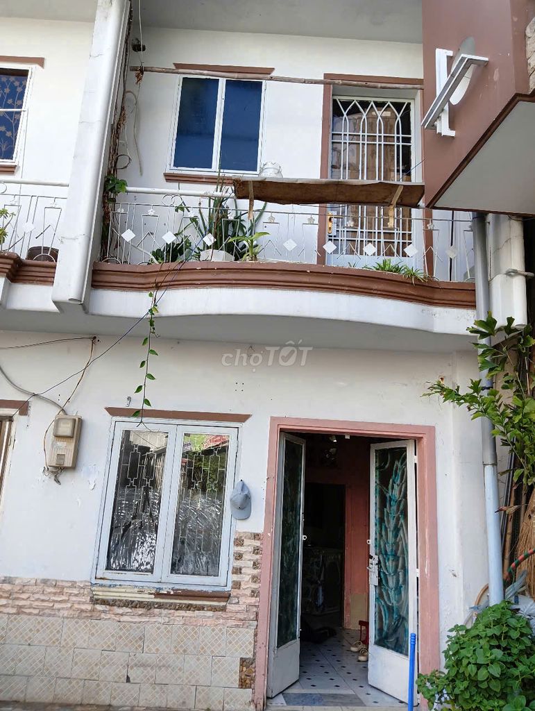 Two-Bedroom House with Garden in District 12