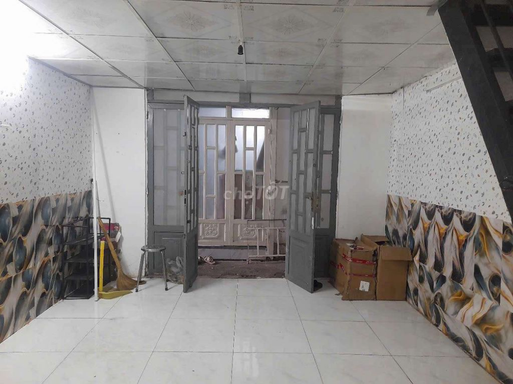 Small House Rental in Lam Van Benh Alley