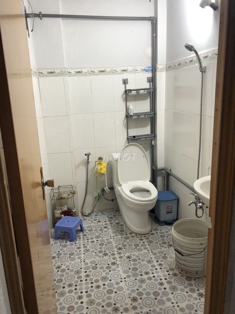 Spacious 2-Bedroom House with AC and Kitchen