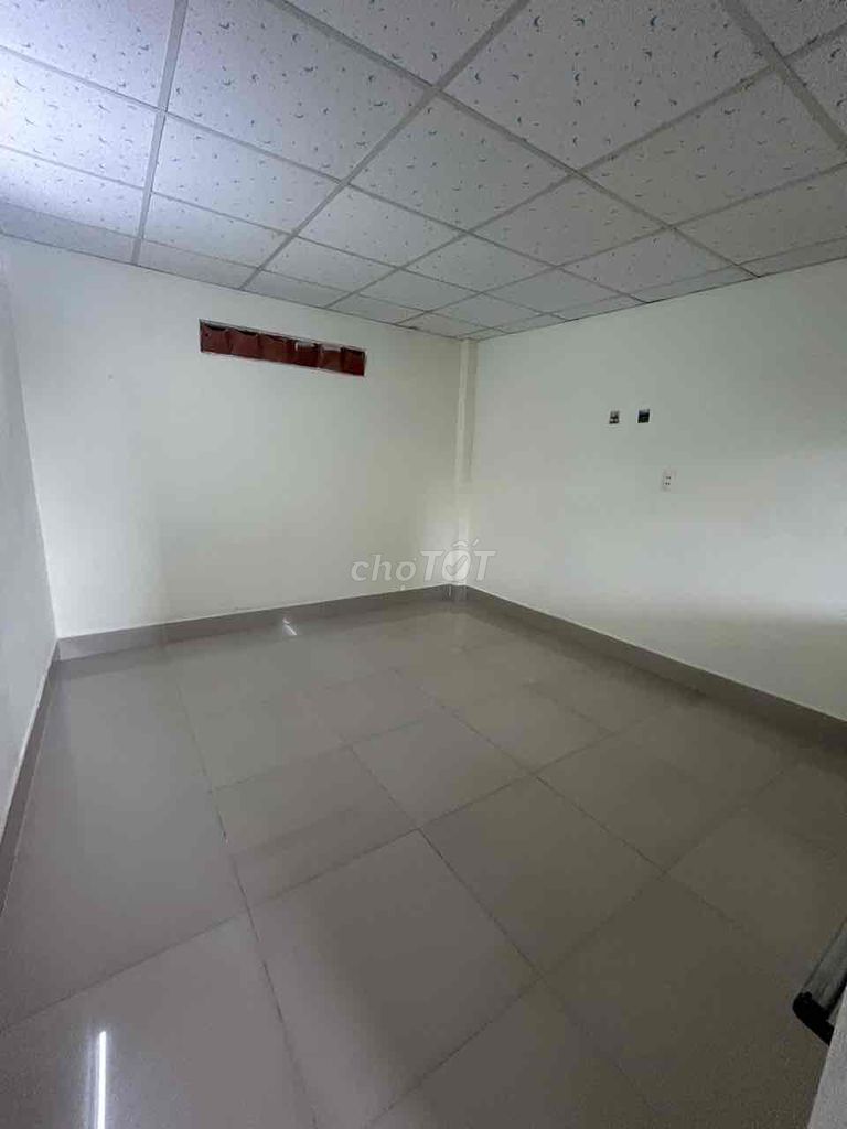 Modern 3-Bedroom House in District 9