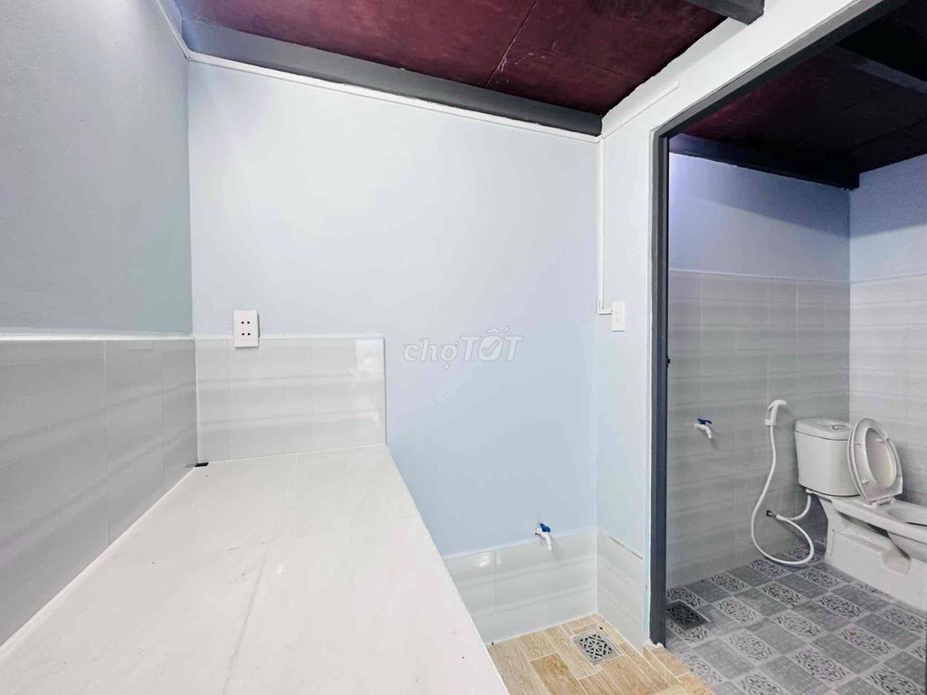 Modern Loft Room with Parking Near Mall