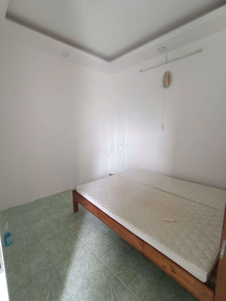 Spacious 3BR Apartment with Balcony in District 3