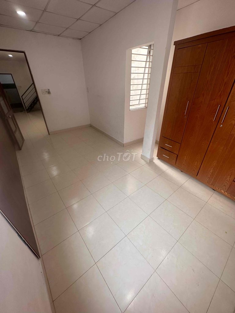 Modern 2-Bedroom House Near Thi Nghe Market