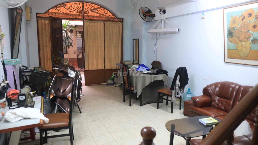 Two-Level House in Phu Nhuan District