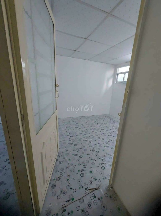 Small House Rental in Lam Van Benh Alley