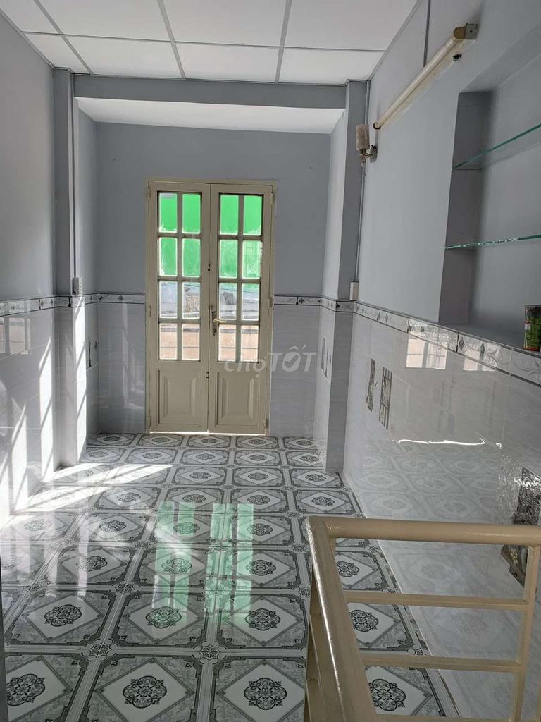 Modern 2-Bedroom Townhouse Near Schools and Markets