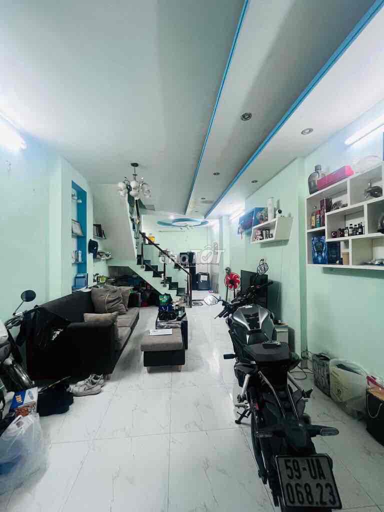 Modern 2-Bedroom House with Business Potential