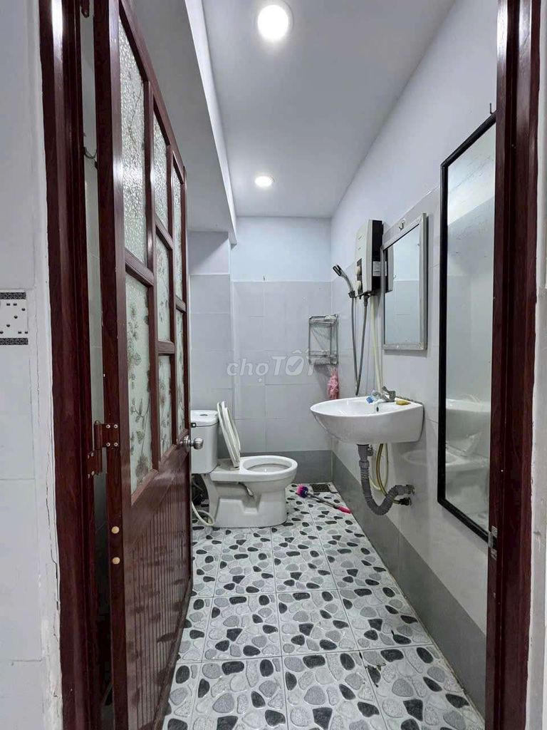 Modern 2-Bedroom House with Air Conditioning