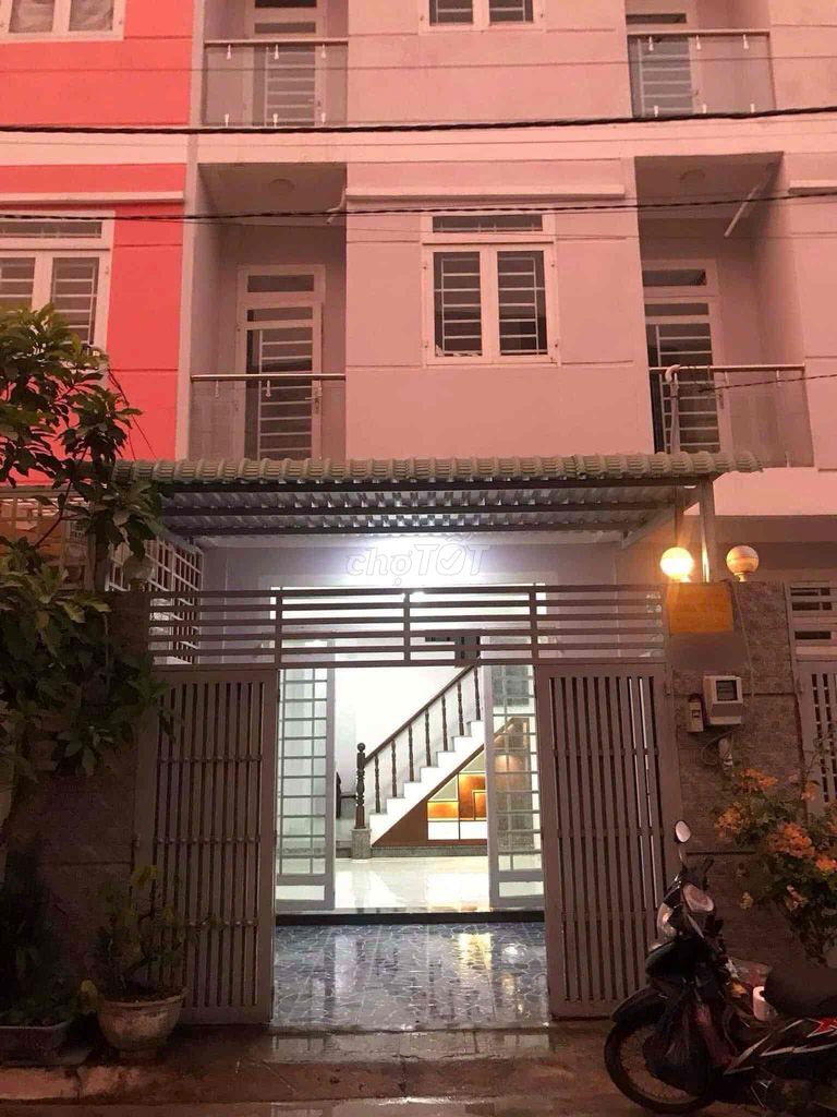 3-Story Townhouse with 4 Bedrooms Near Phu Huu