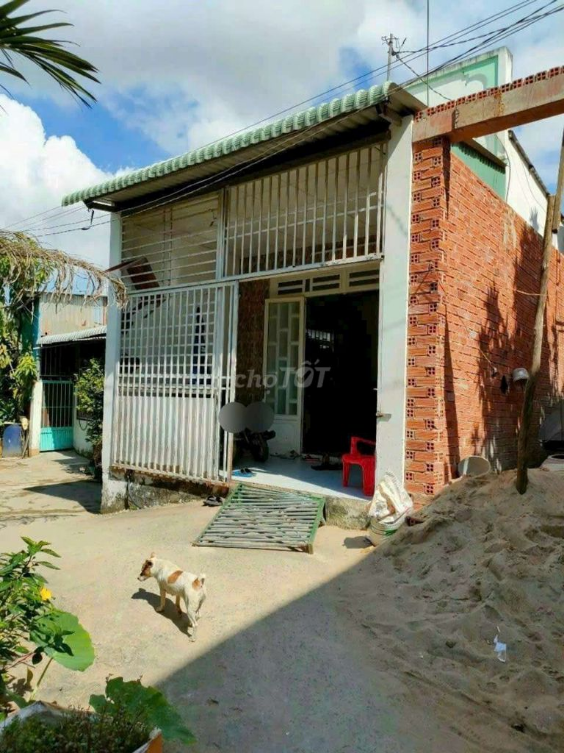 Spacious 3-Bedroom House for Rent in Da Phuoc, Binh Chanh
