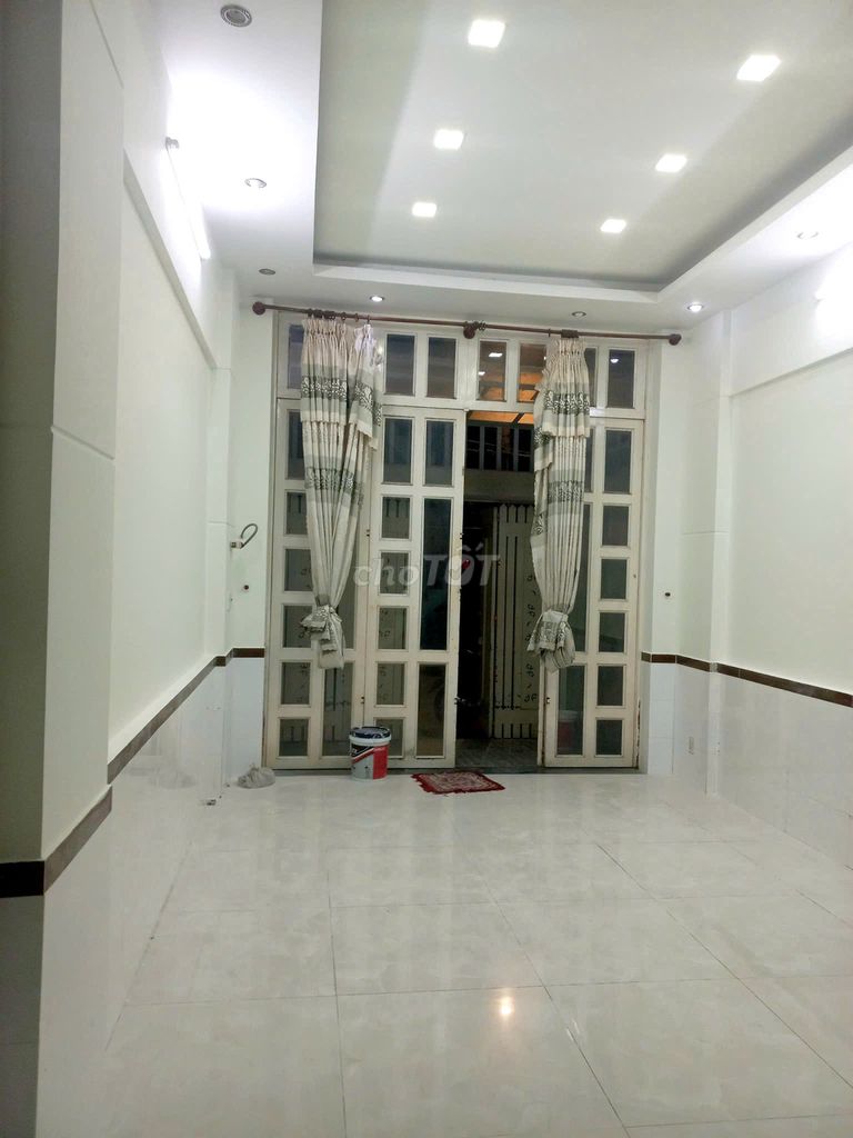 Modern 5-Bedroom Townhouse with Parking in GòVấp