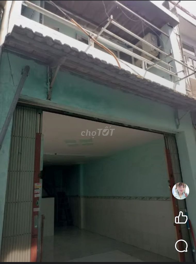 3-Bedroom House with Balcony and Storage Loft