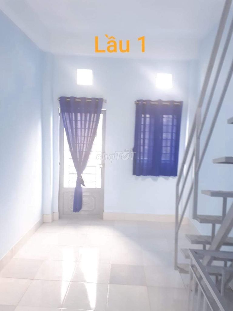 Modern 2BR House with Balcony Near Market