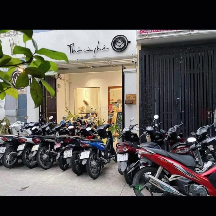 Rental Property near Ly Thai To Intersection - Spacious Commercial/Residential Space