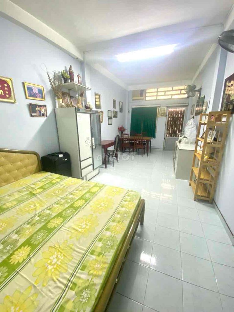 Spacious Multi-Story House on Ly Thai To Street