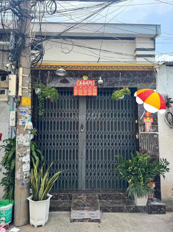Spacious Warehouse/Residential Space near Hoa Binh