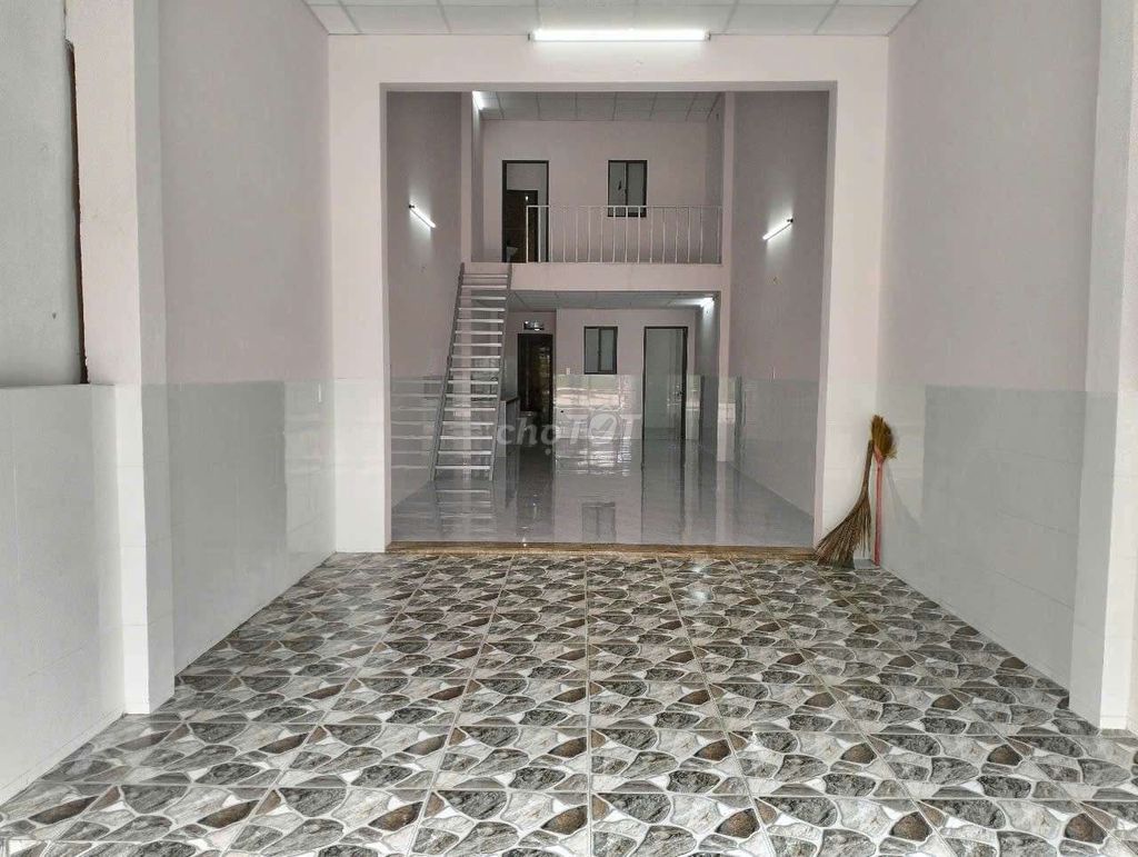 Modern 2-Bedroom House with Business Potential