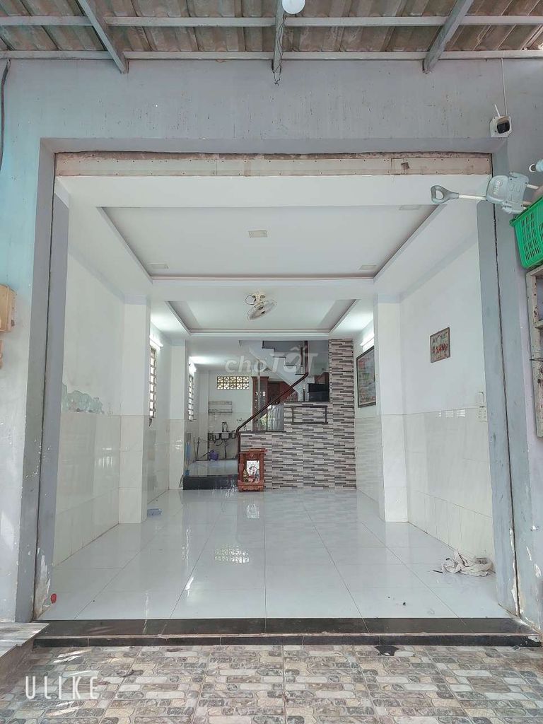 4-bedroom house with 2 bathrooms near Nguyen Van Linh