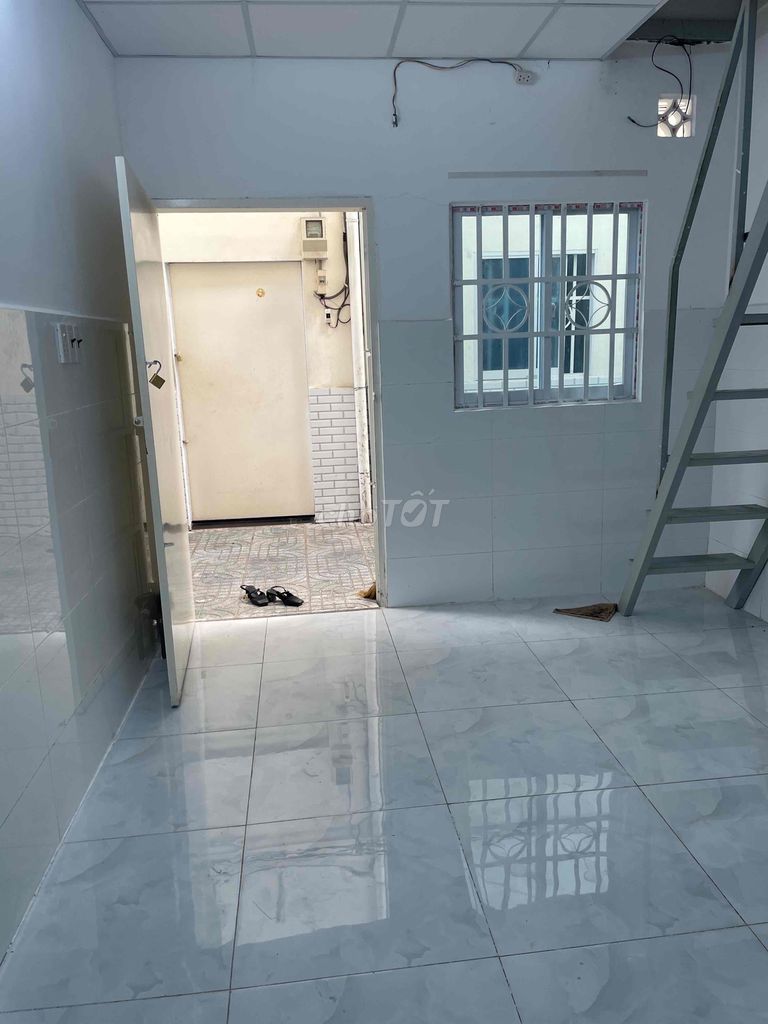Modern Studio Near Markets and City Center