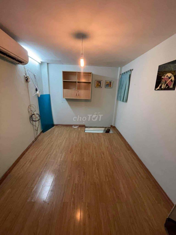 Compact Studio Near University with Convenient Location