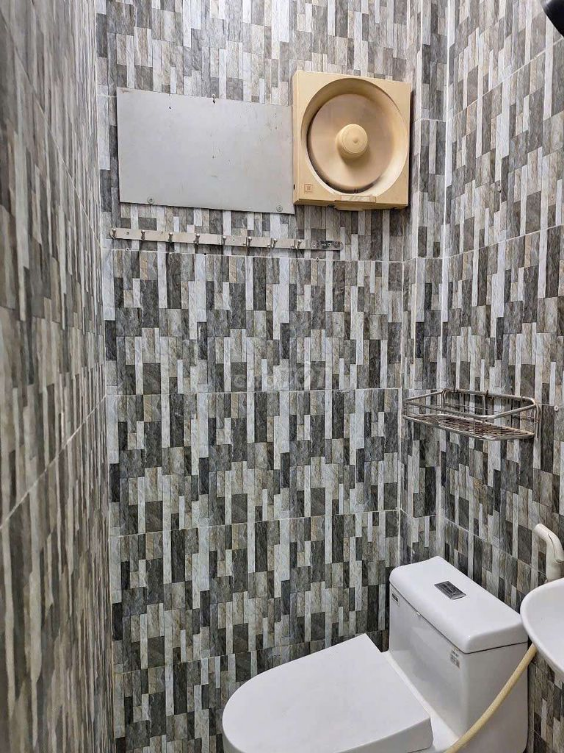 Rental House on Tran Hung Dao Street, P. NCT, Q1