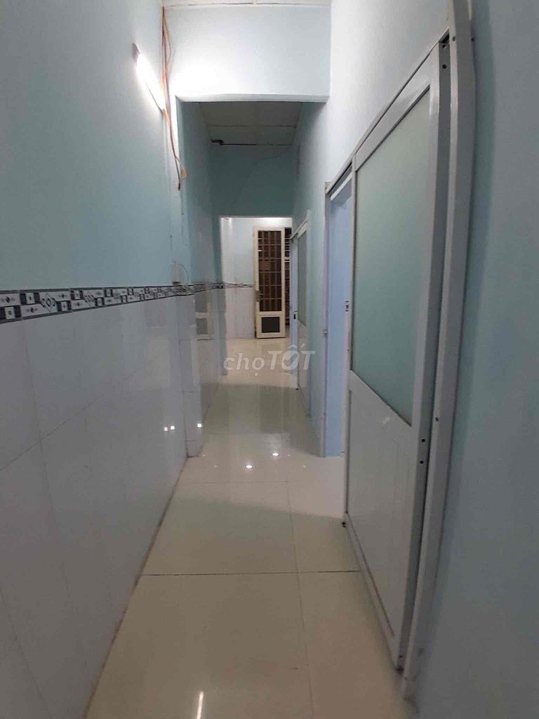 Modern 4-Bedroom House Near Schools and Markets